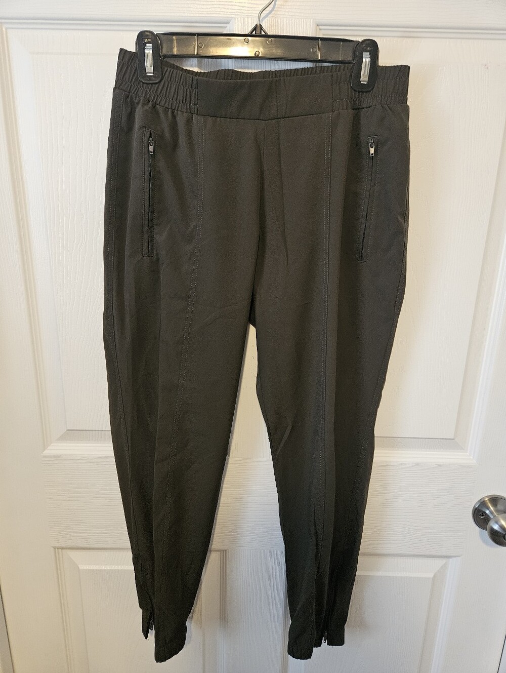 Old Navy Mid-Rise Stretch Tech Joggers
